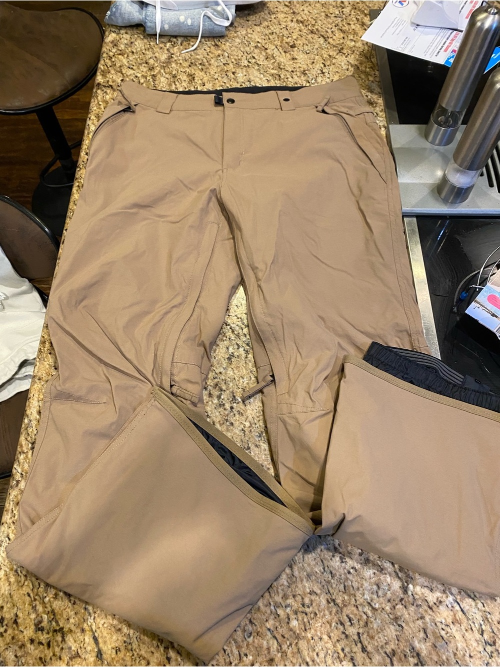 686 mens large standard shell ski pants